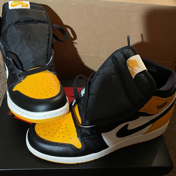 Air Jordan 1 Retro - Picture 4 of 6